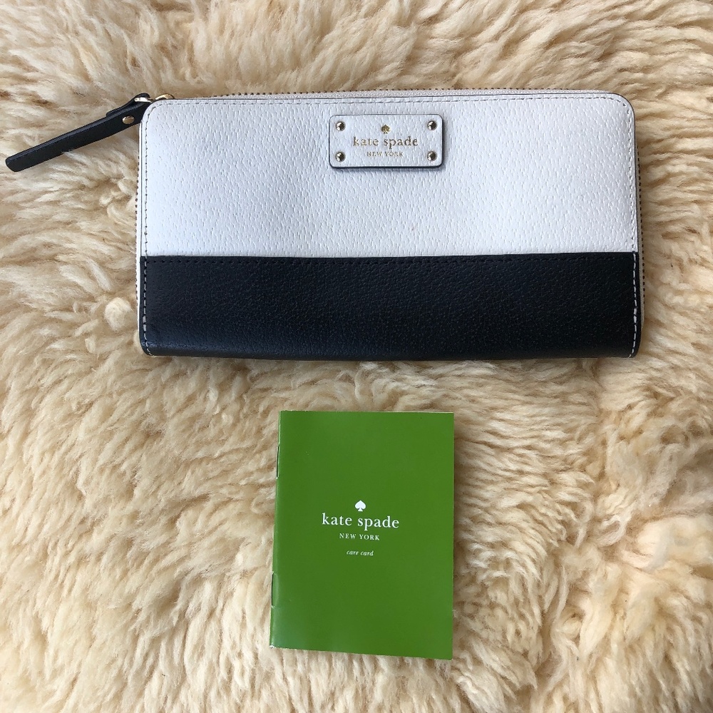 *** Kate Spade *** Black and White Wallet